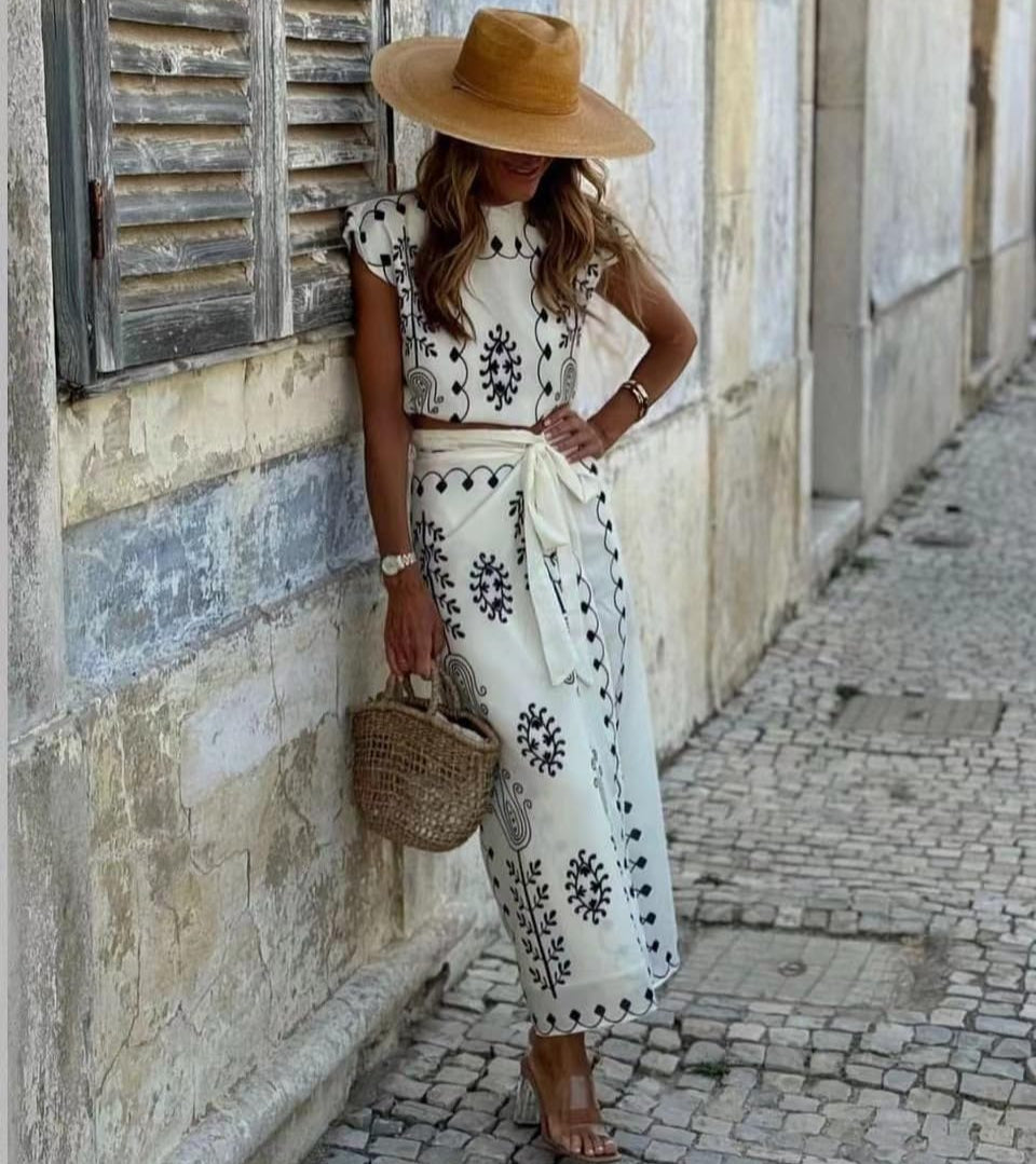 PuraDama™ Elira | Conjunto de top y falda bordado estilo mediterráneo