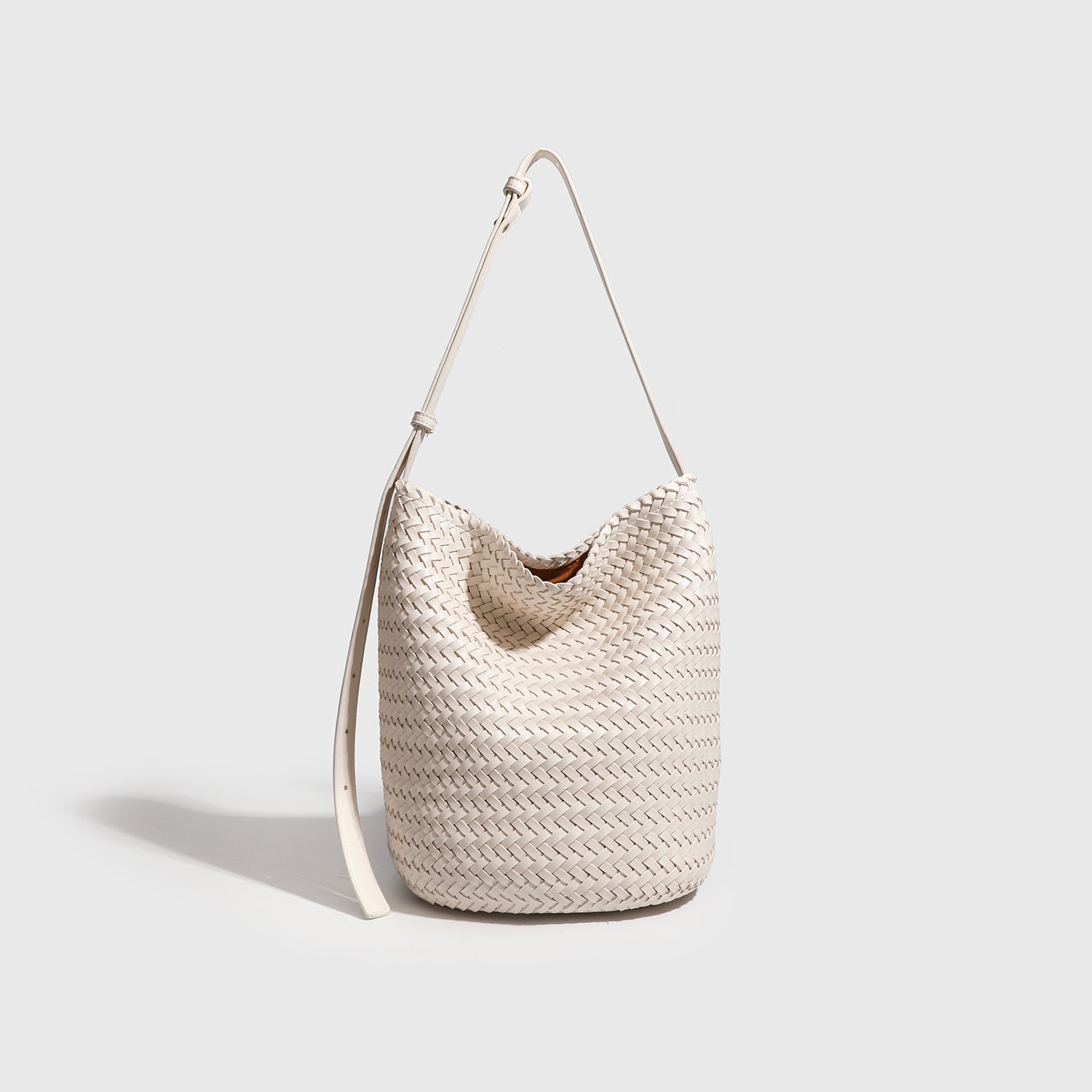 PuraDama™Isandra | Borsa hobo intrecciata regolabile in eco-pelle