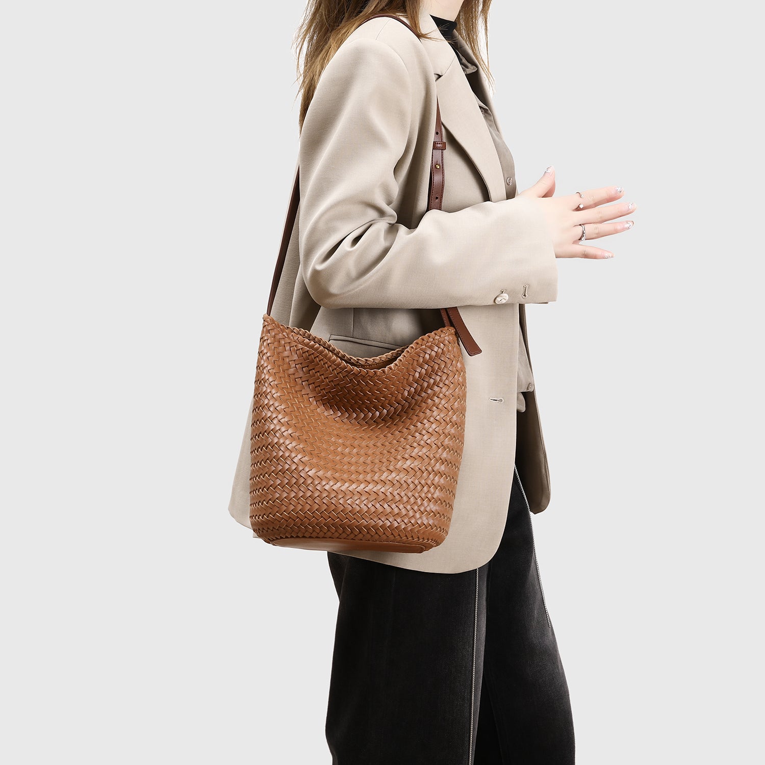 PuraDama™Isandra | Borsa hobo intrecciata regolabile in eco-pelle