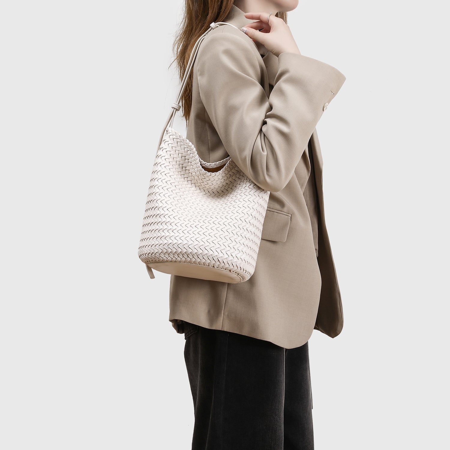 PuraDama™Isandra | Borsa hobo intrecciata regolabile in eco-pelle