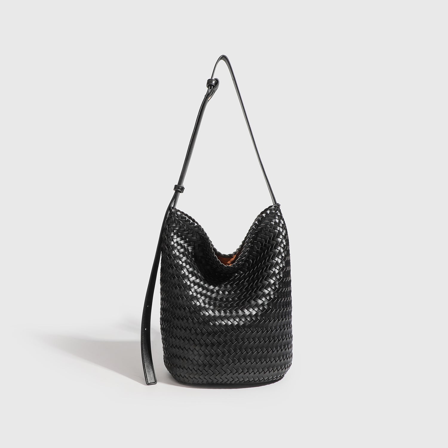 PuraDama™Isandra | Borsa hobo intrecciata regolabile in eco-pelle