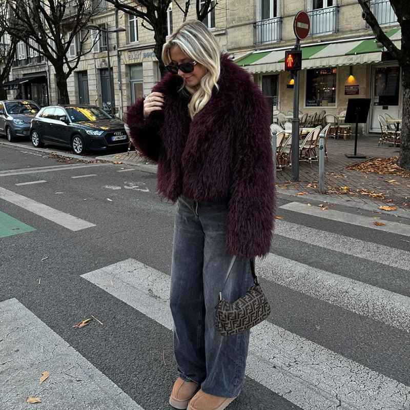PuraDama™ Vinya | Giacca corta in eco-pelliccia bordeaux
