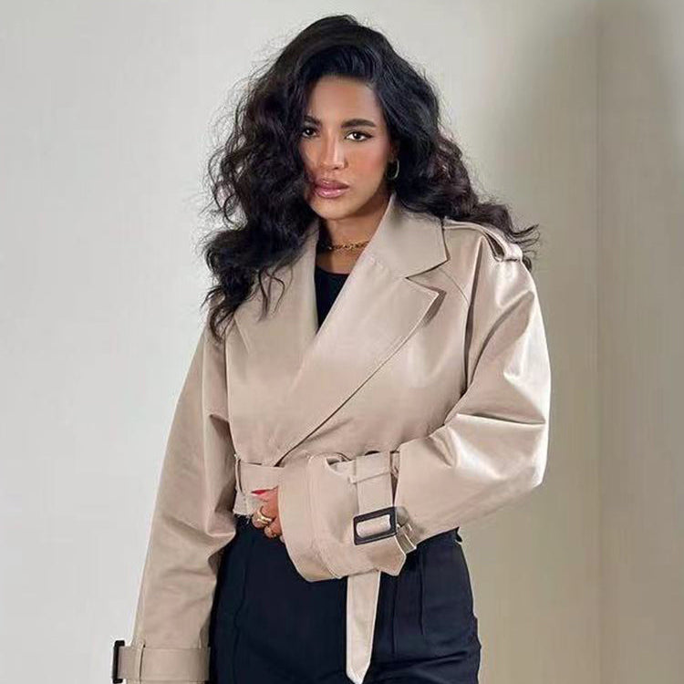 PuraDama™ Avory | Trench corto minimalista