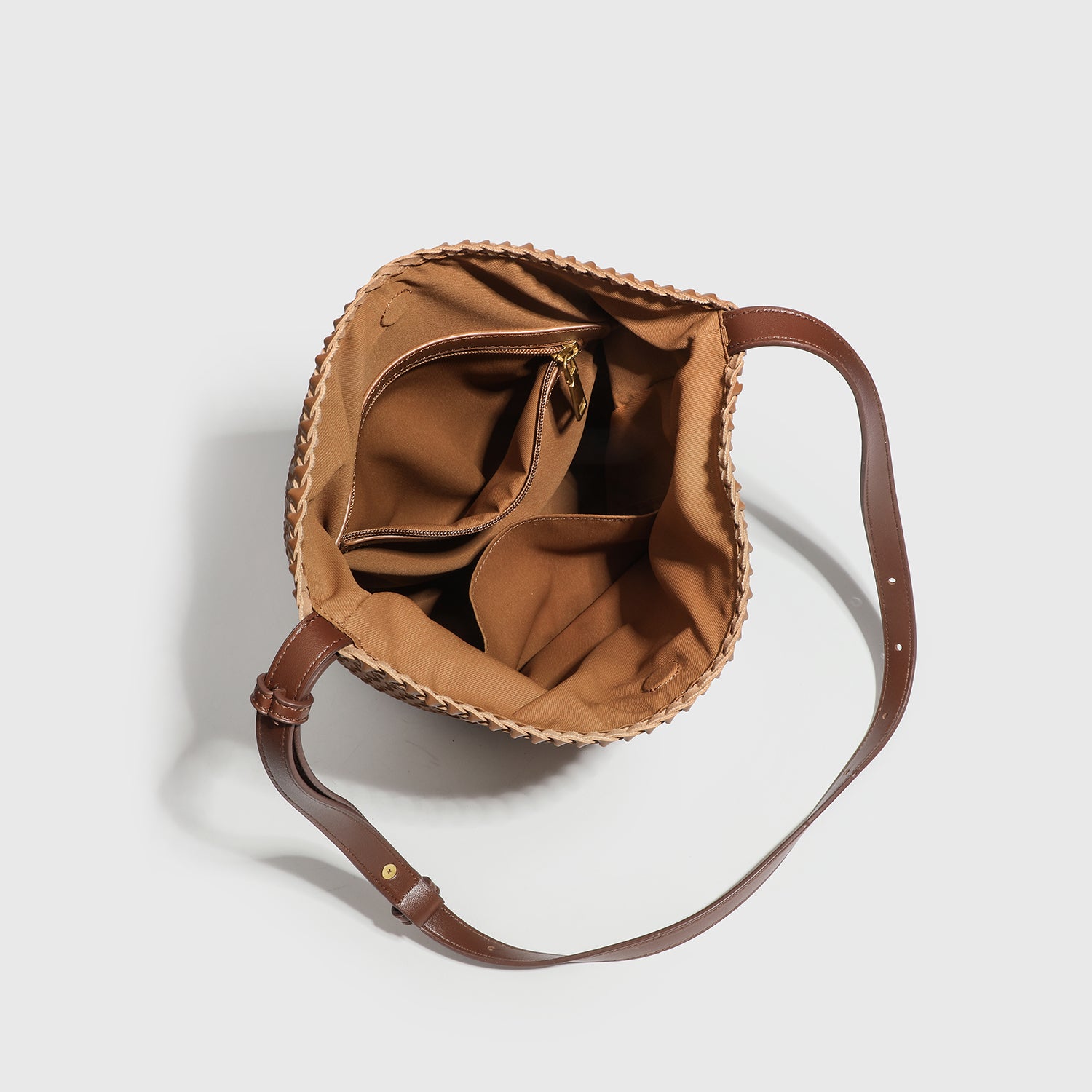 PuraDama™Isandra | Borsa hobo intrecciata regolabile in eco-pelle