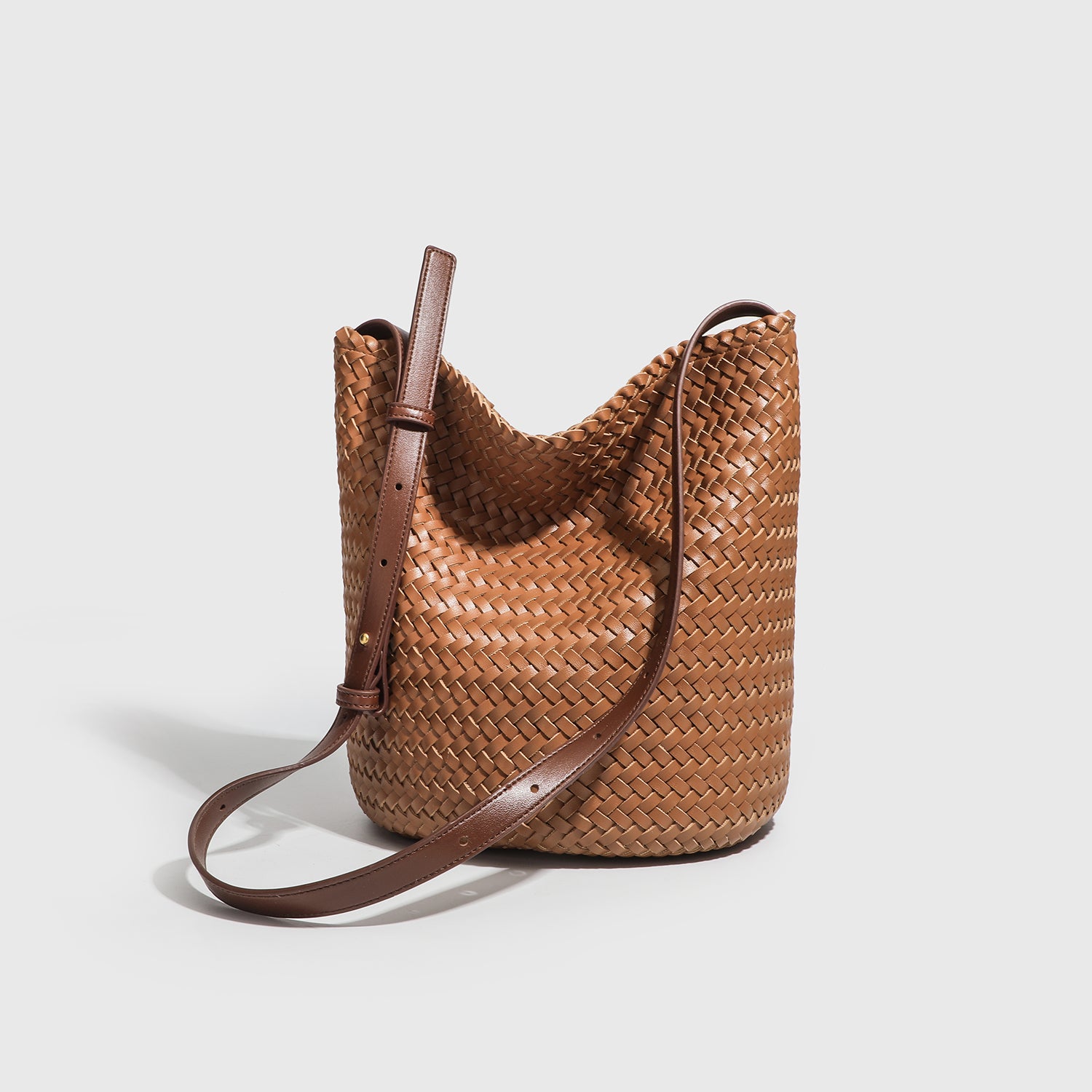 PuraDama™Isandra | Borsa hobo intrecciata regolabile in eco-pelle
